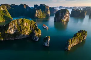 Vịnh Hạ Long: Kỳ Quan Thiên Nhiên Thế Giới Tại Việt Nam