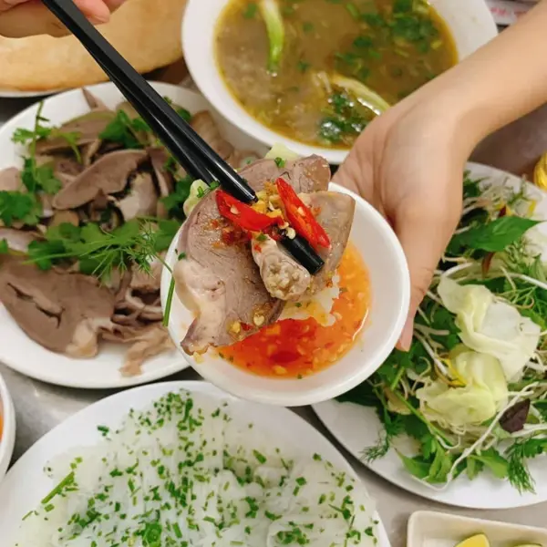 Bánh hỏi lòng heo Phú Yên: Đặc sản "gây nghiện" của xứ sở hoa vàng