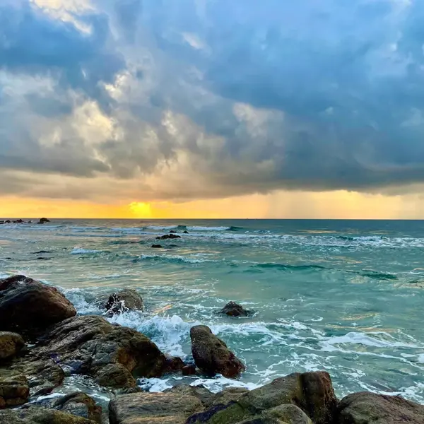 Đảo Quan Lạn: Thiên đường biển xanh hoang sơ giữa lòng vịnh Bái Tử Long