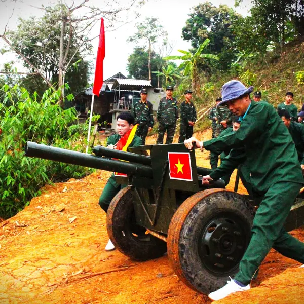 Tái hiện hào khí Điện Biên: Hội thi kéo pháo và xe đạp thồ tại Lễ Hội Hoa Ban 2026