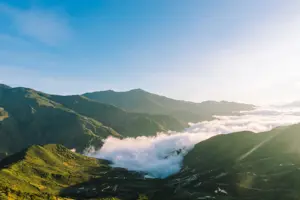 Kinh nghiệm săn mây Tà Xùa: Hành trình chạm đến "thiên đường hạ giới"