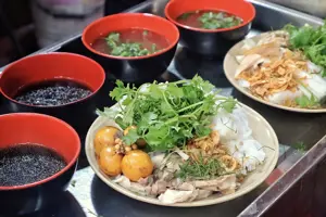 Phở Gà Phương Hàng Buồm: Tinh hoa ẩm thực phố cổ Hà Nội