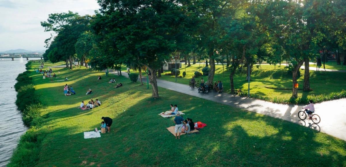 Picnic bên bờ sông Hương: Trải nghiệm "chill hết nấc" giữa lòng cố đô