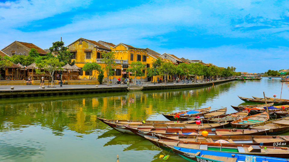 Chiều đến trên sông Hoài (Hội An): Bản giao hưởng ánh sáng trên dòng sông di sản