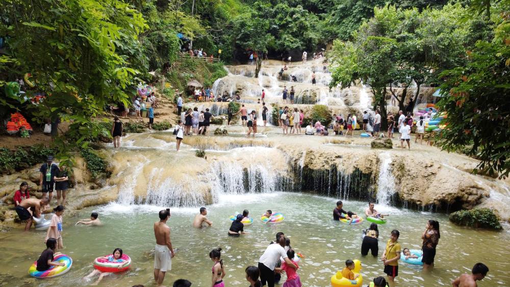 Suối Mây Thanh Hóa - Kiệt tác "9 bậc tình yêu" giữa đại ngàn