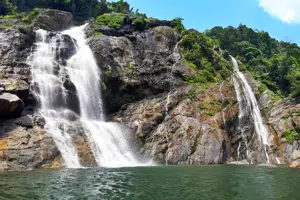 Thác Lụa Quảng Ngãi - Dải lụa trắng mềm mại giữa đại ngàn Sơn Trà