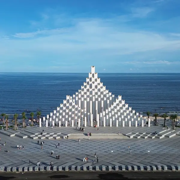 Tháp Tam Thắng - Ngọn tháp cổ kính giữa lòng thành phố biển