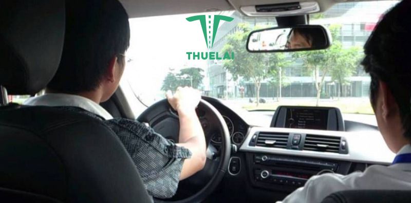 Dịch vụ lái xe hộ và taxi - Lựa chọn nào tiết kiệm hơn?