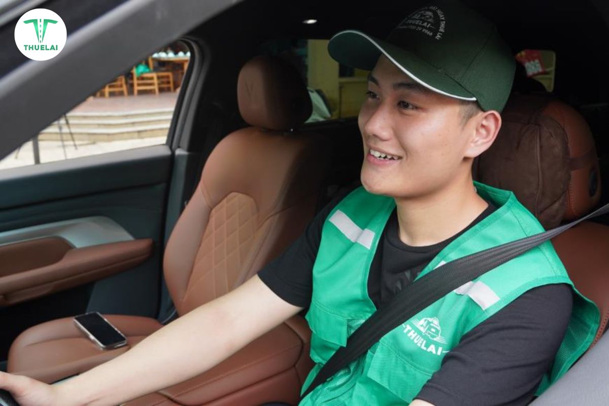 Tài xế lái xe hộ tại Mê Linh