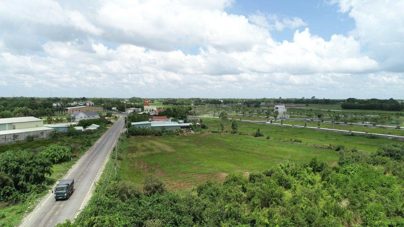 Giao dịch đất nền tăng mạnh