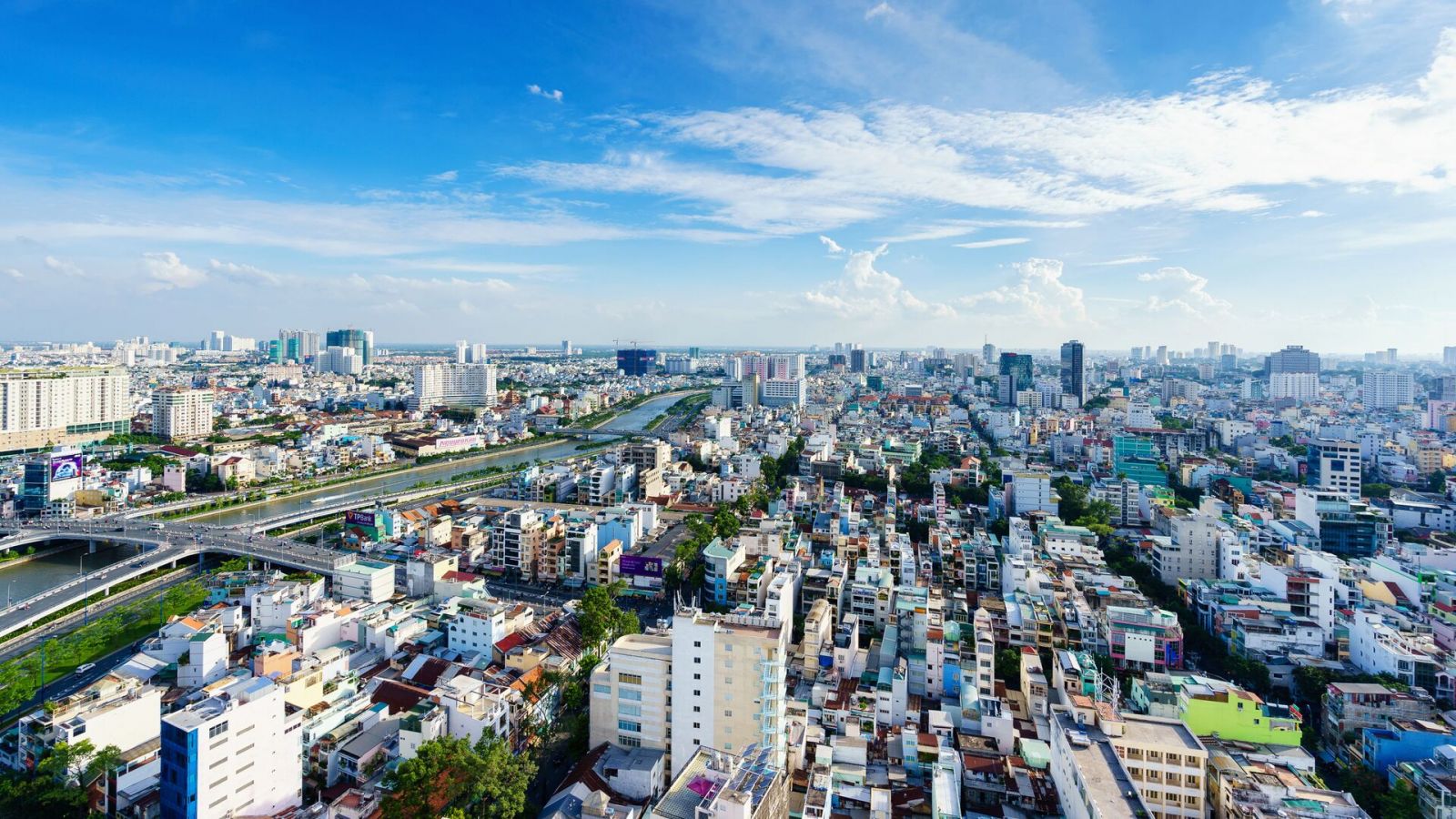 Thị trường đang có những tác động tích cực nhưng cũng không kém phần áp lực tới các đơn vị tham gia