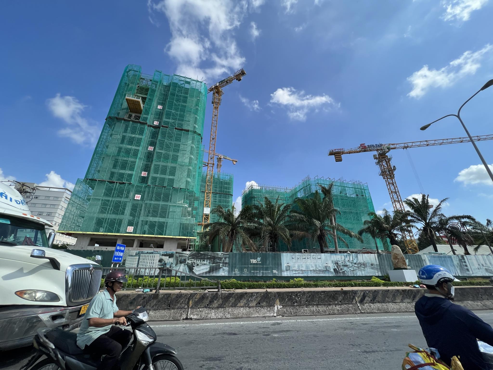Giá chung cư khó giảm