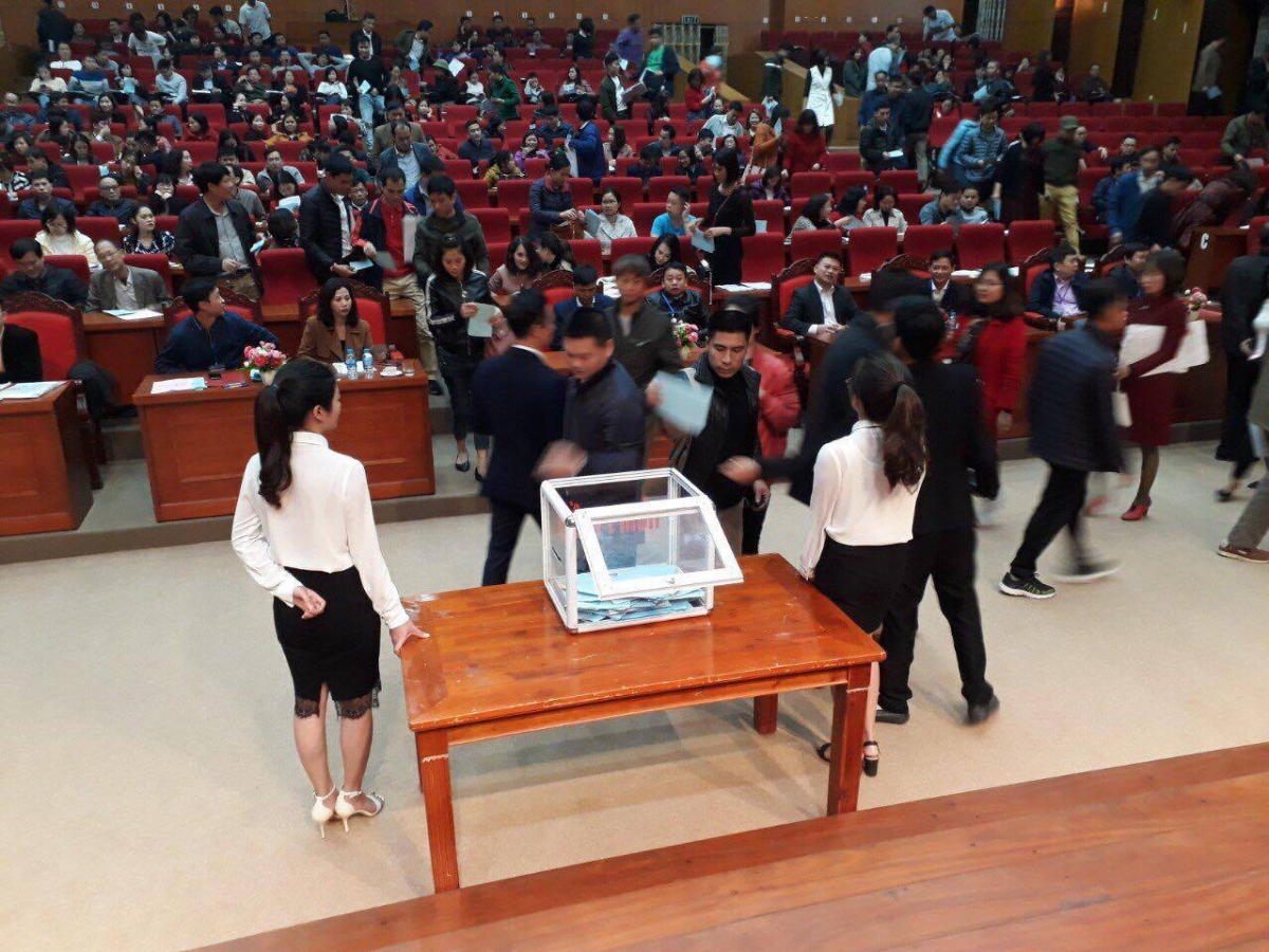 Người tham gia các phiên đấu giá đất tại Bắc Giang