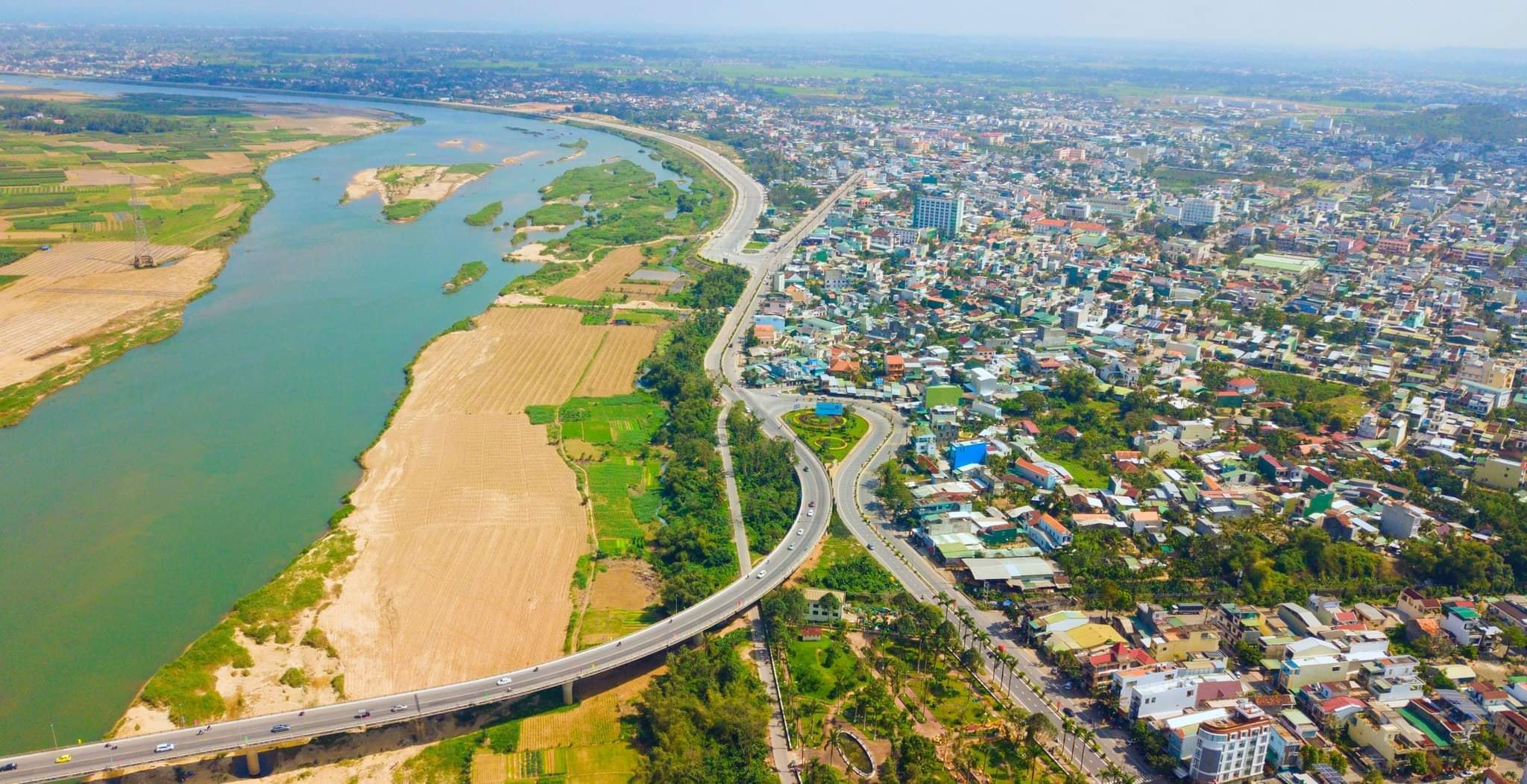 Đất nền vẫn là kênh đầu tư vua