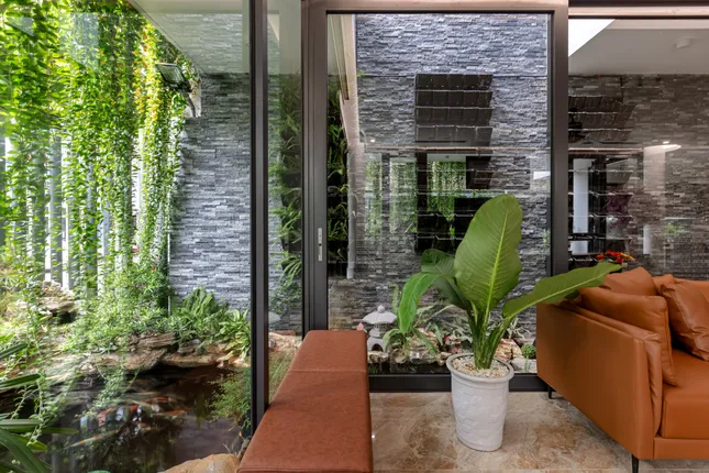 Hệ cửa kính giúp tạo không gian mở