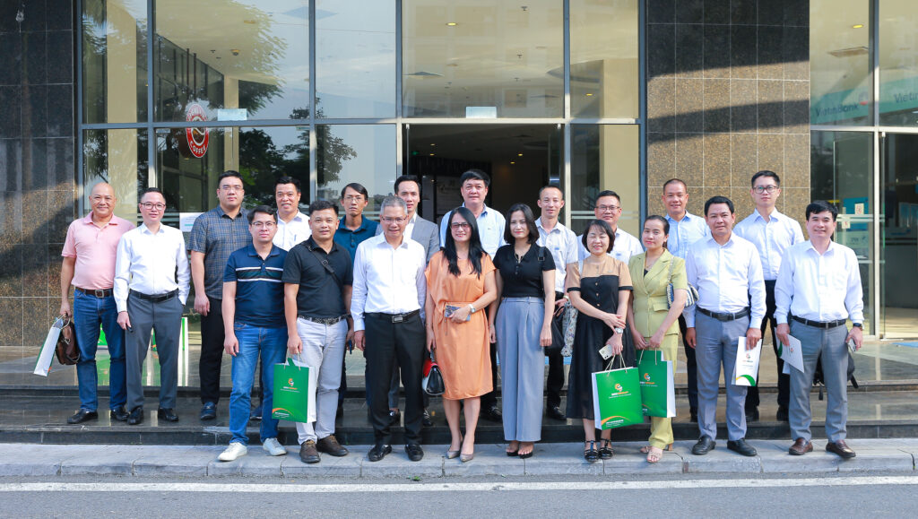 Kết thúc buổi hợp tác thành công tốt đẹp