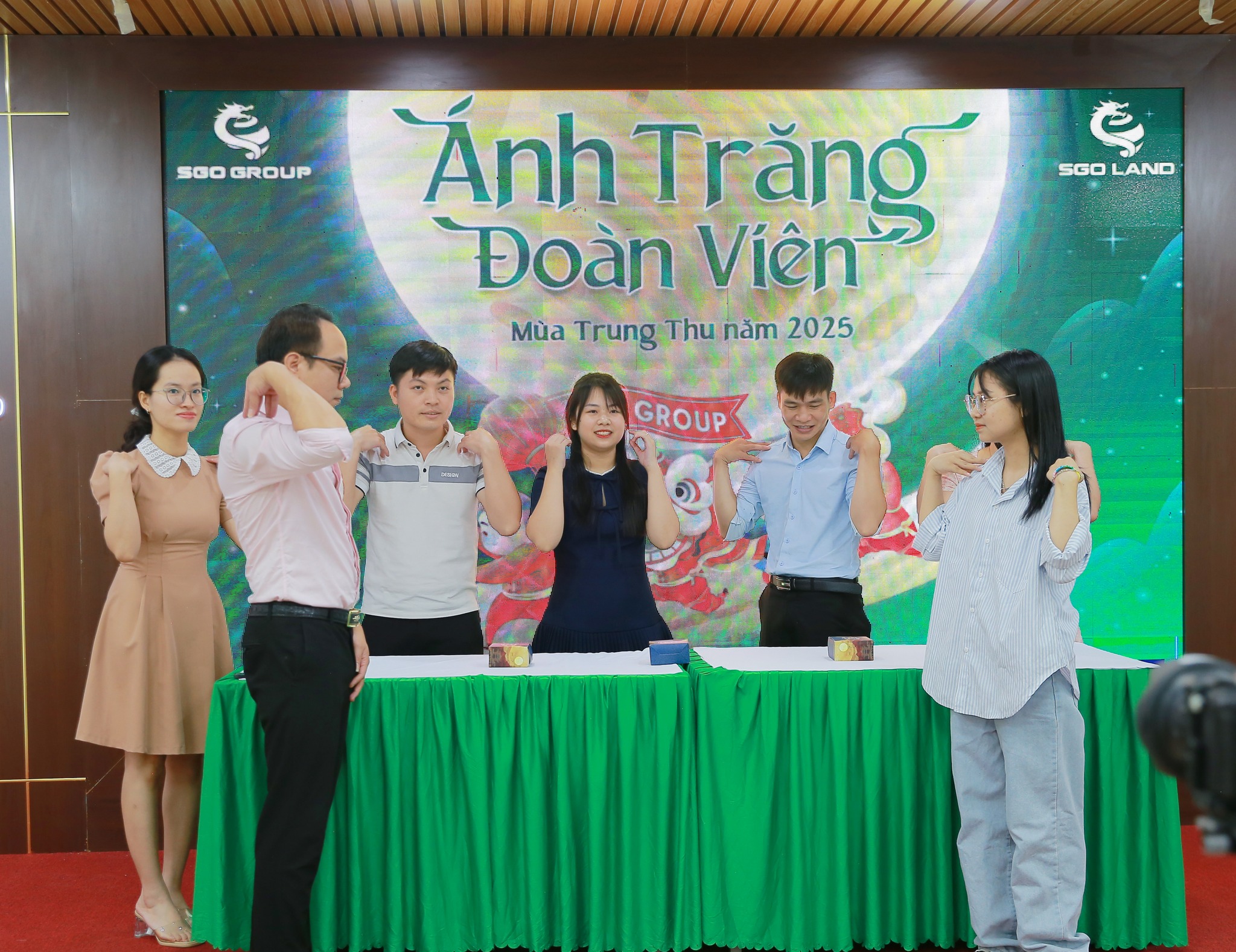 Trò chơi 1 : Ai nhanh tay hơn