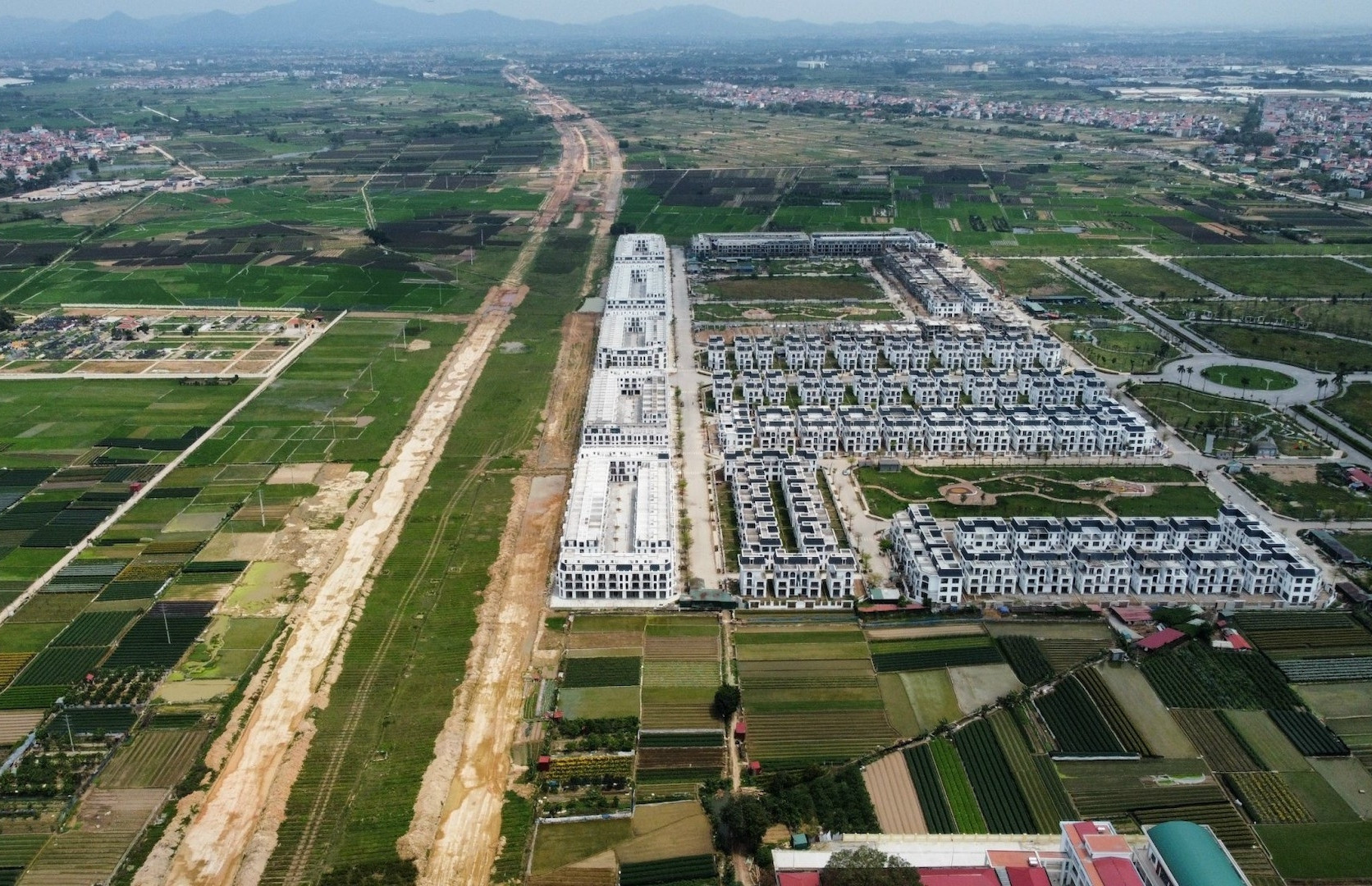 Đất nền ngoại thành ghi nhận diễn biến mạnh mẽ