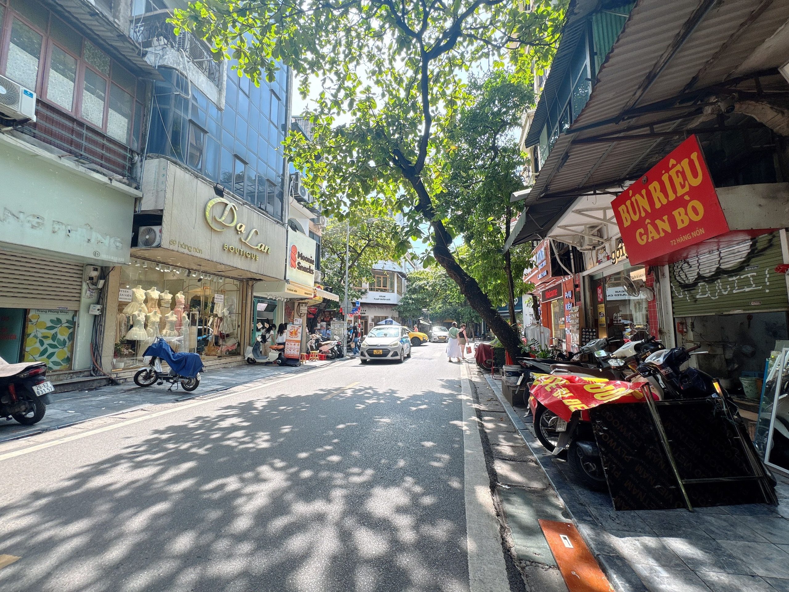 Giá nhà mặt phố tại Hà Nội