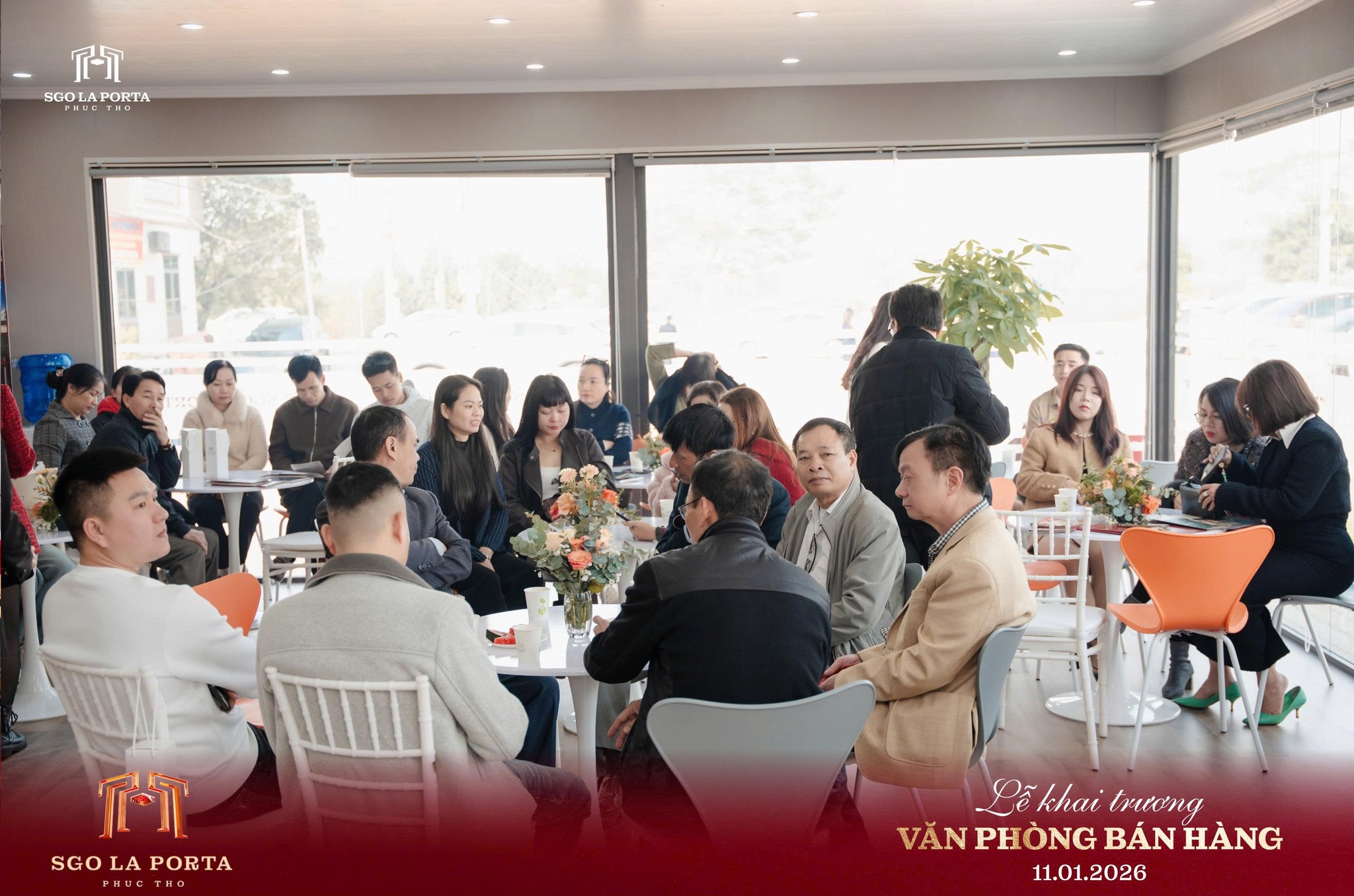 Đông đảo khách hàng tham dự