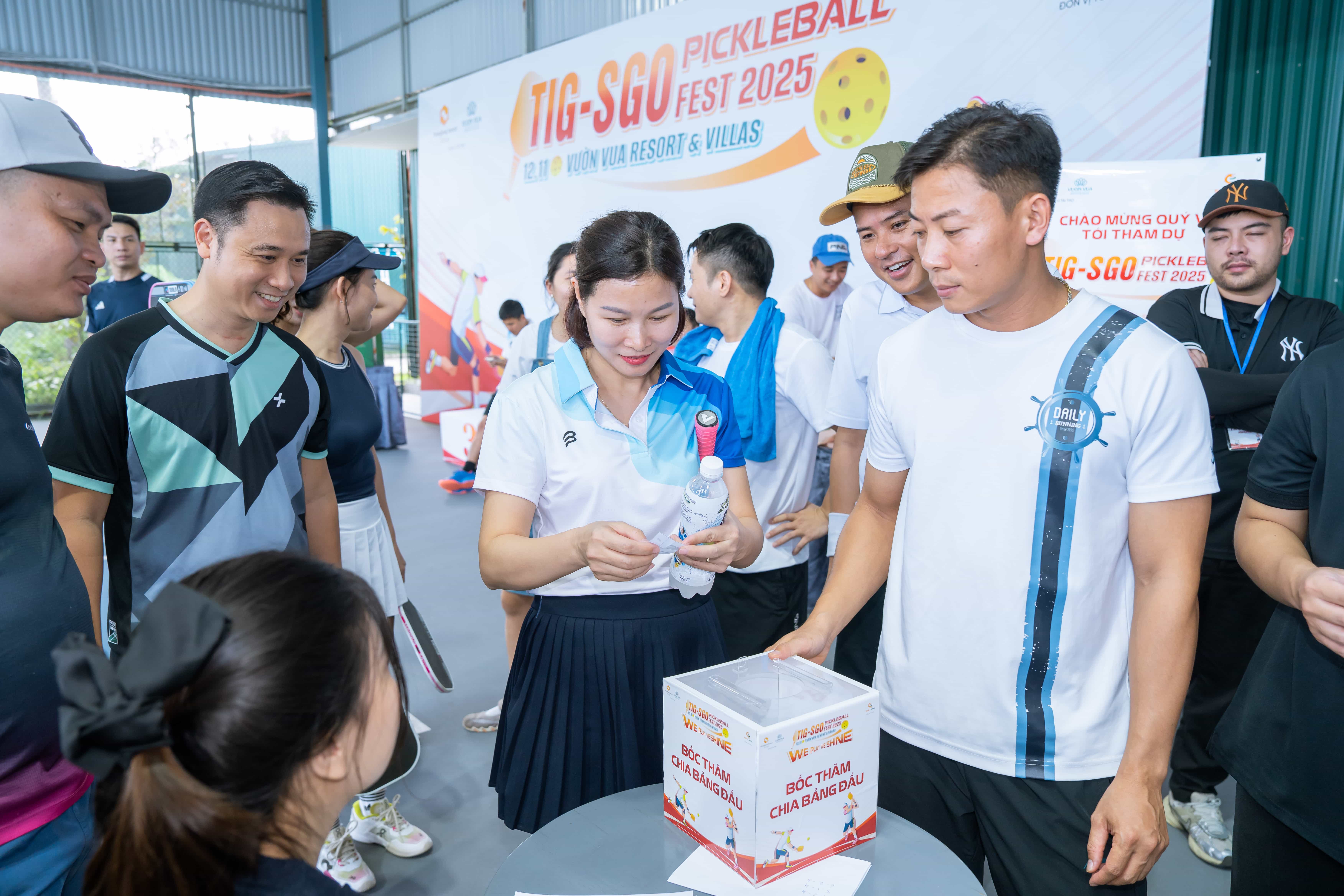 Không khí náo nhiệt tại buổi thi đấu