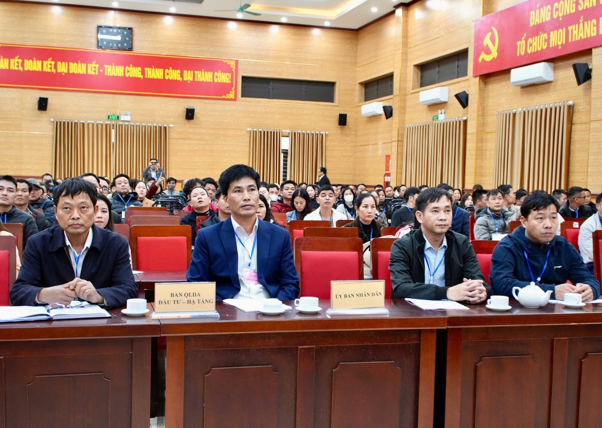 Phiên đấu giá đất tại xã Tây Phương, Hà Nội