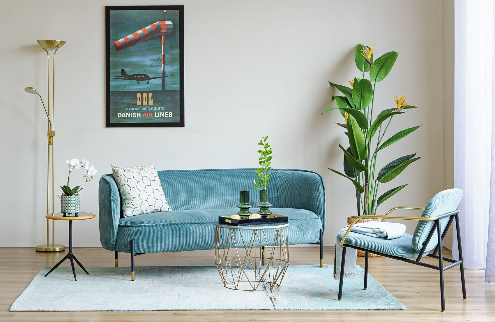 Sofa xanh dương cho phòng khách mệnh Thủy