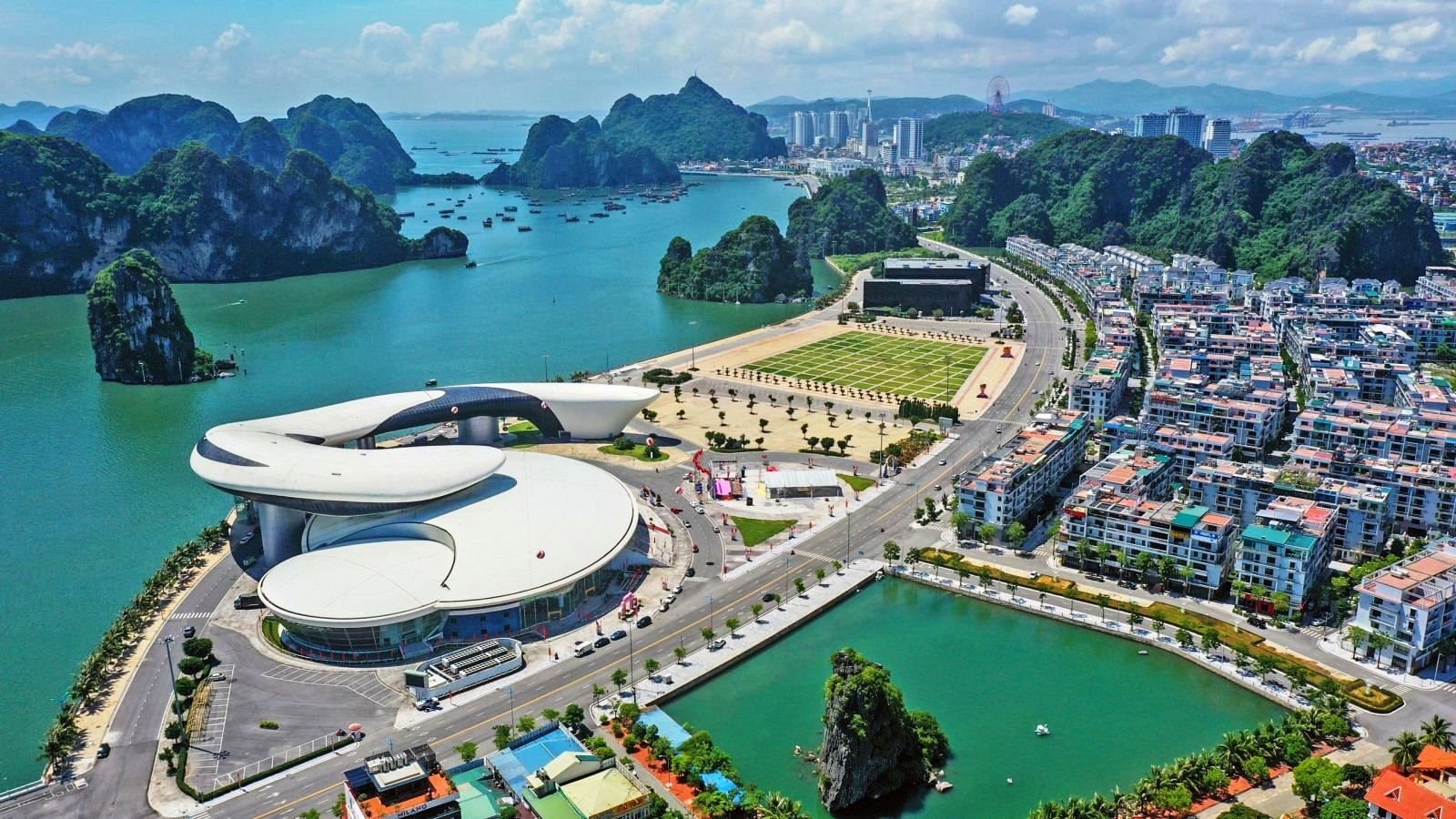 Thành phố Quảng Ninh trực thuộc Trung