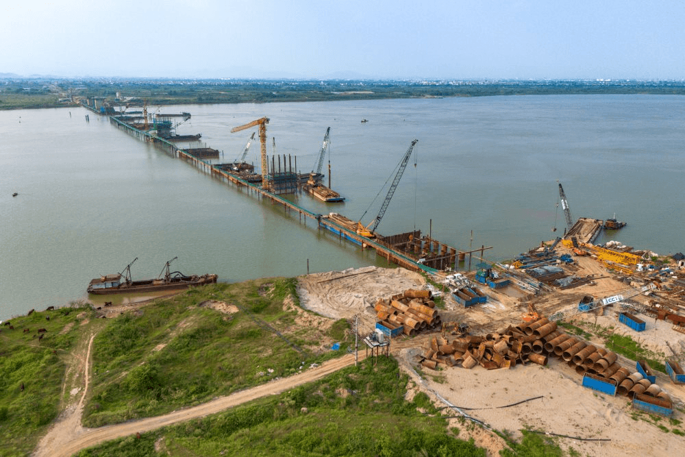 Hình ảnh tiến độ thi công cầu Hồng Hà
