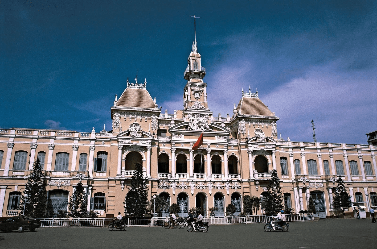 Hình ảnh bảo tàng Hồ Chí Minh