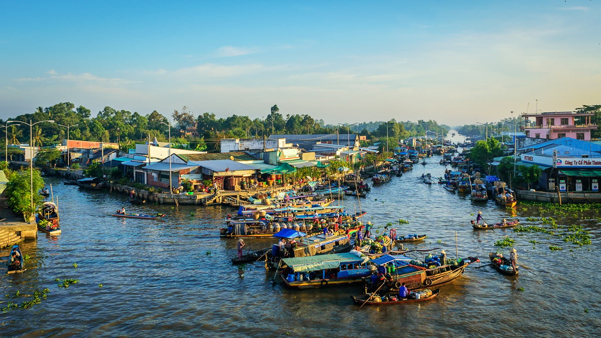 Chợ nổi ngã năm