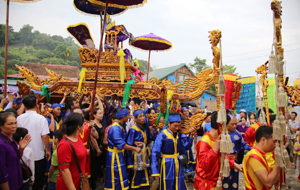 Lễ hội Đền ông Hoàng Bảy