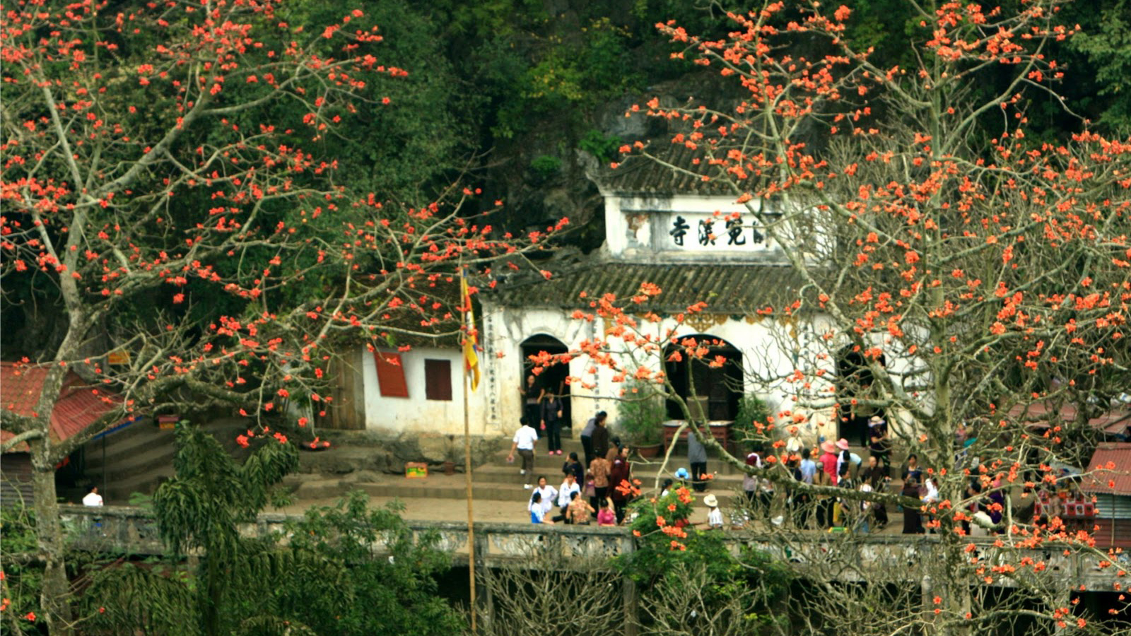 Chùa Hương - Địa điểm tâm linh được nhiều tín đồ lựa chọn dịp đầu năm