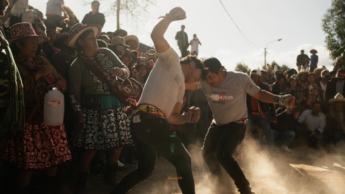 “Độc lạ” Peru - Lễ hội đánh nhau