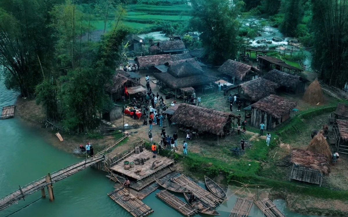 Non nước Cao Bằng