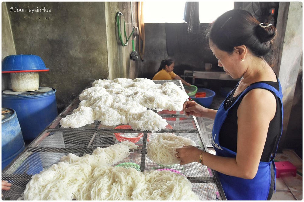 Cơ sở làm bún tại Vân Cù