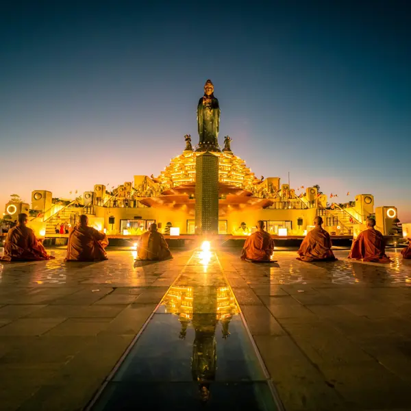 Ấn tượng Đại lễ Vesak Liên hợp quốc 2025 với chuỗi nghi lễ độc đáo tại núi Bà Đen