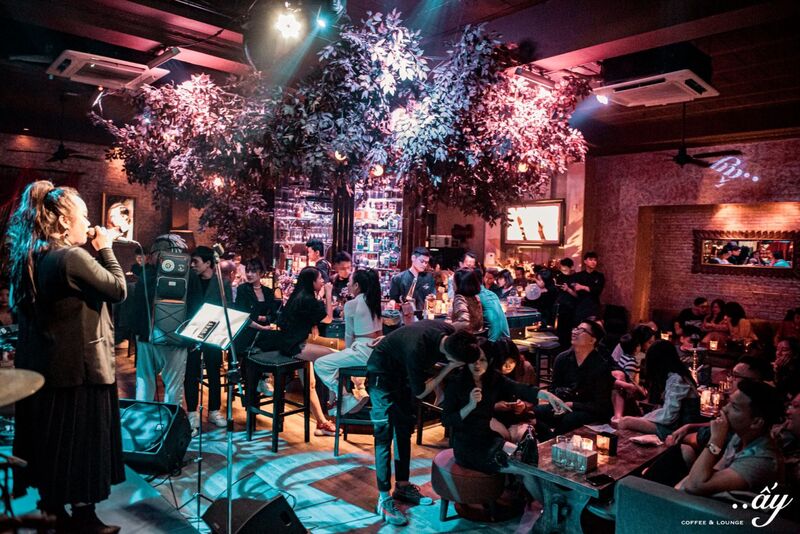 Ấy Lounge