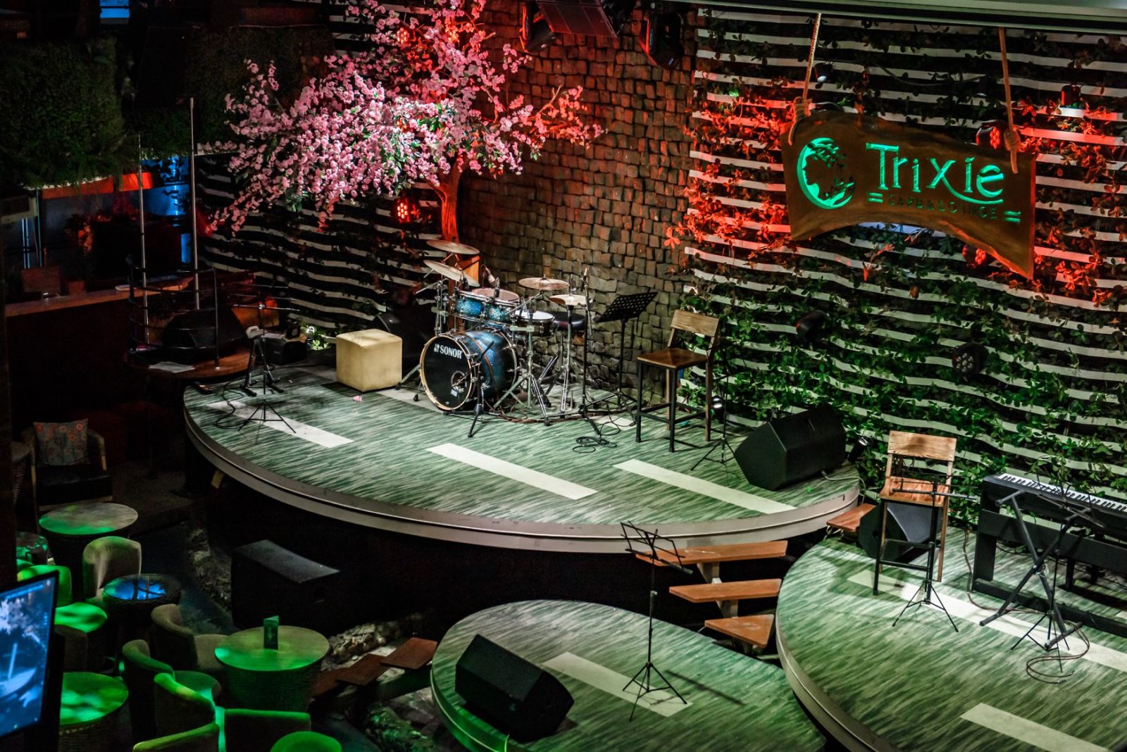 Trixie cafe and lounge