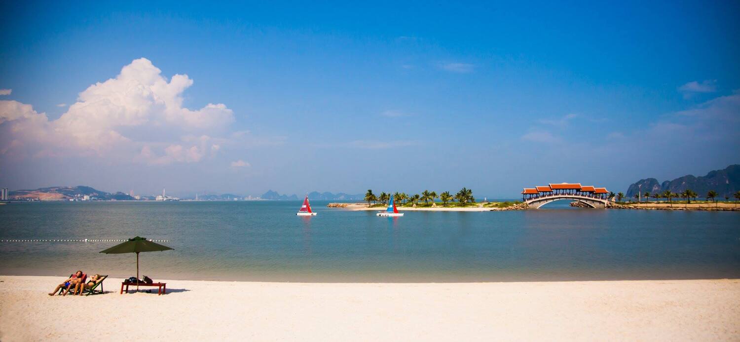 Bãi biển Tuần Châu
