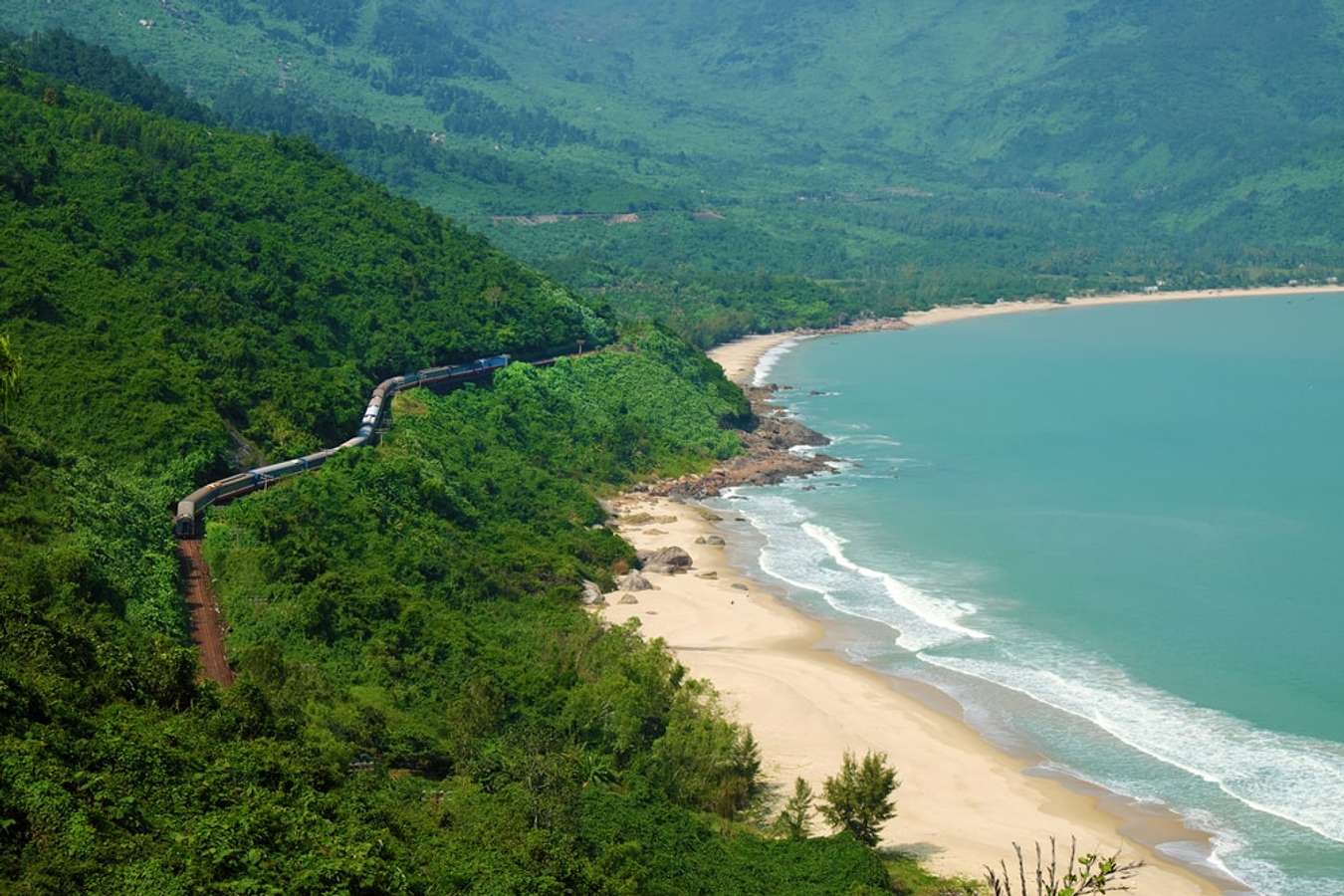 Du lịch biển Lăng Cô Huế