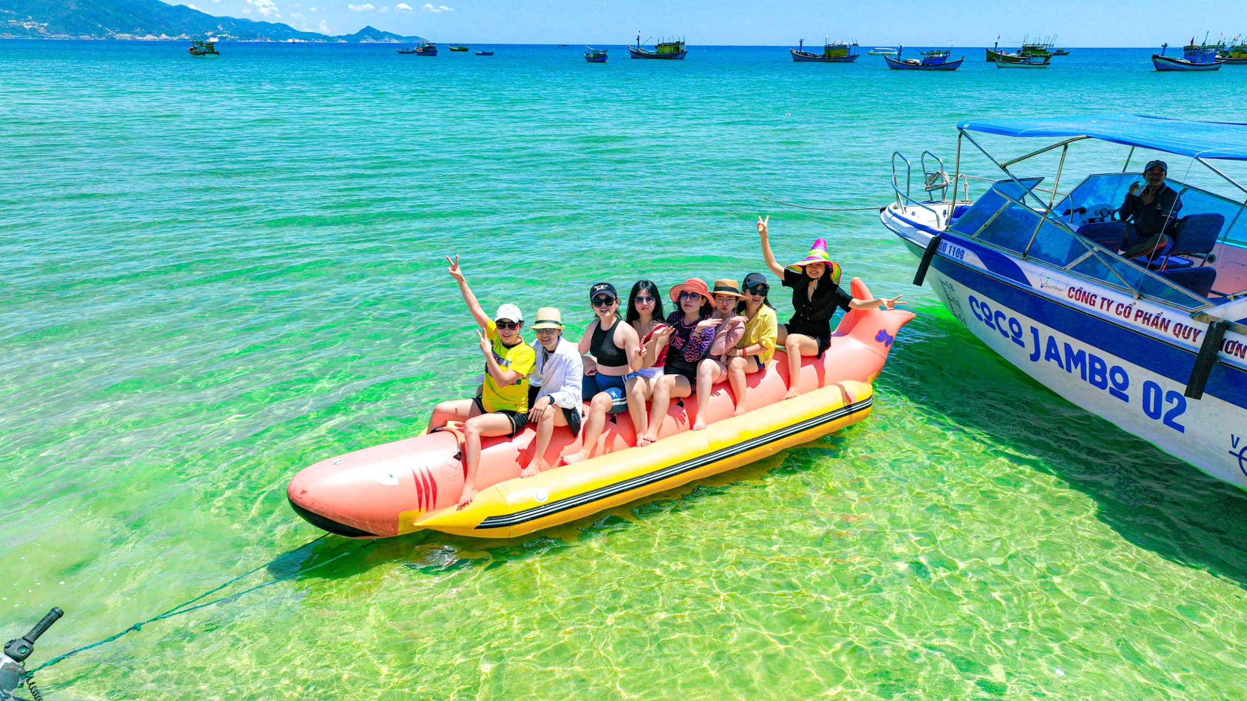 Trượt phao chuối tại Kỳ Co