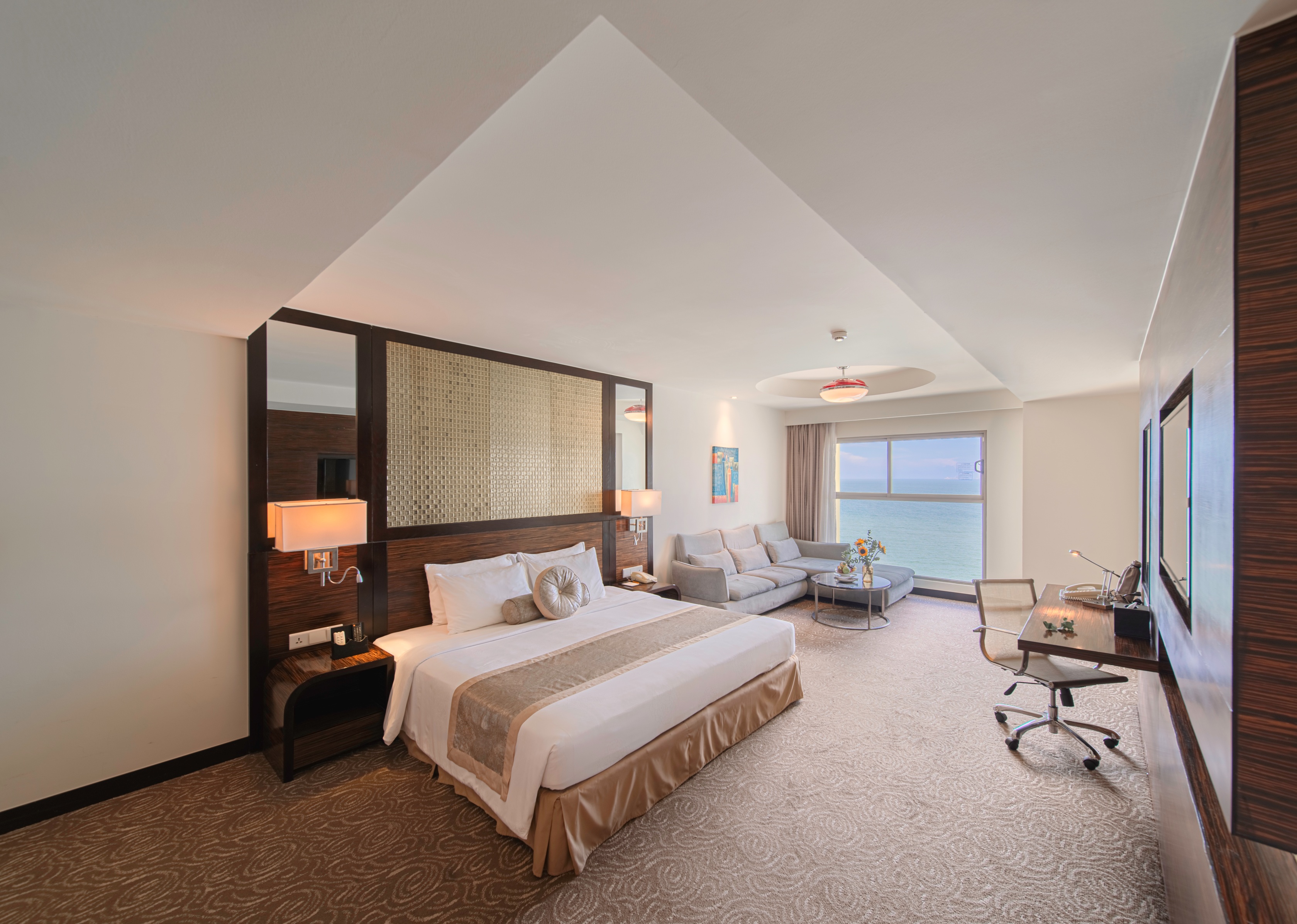 Phòng Junior Suite Queen - Khách sạn 5 Sao Havana Nha Trang
