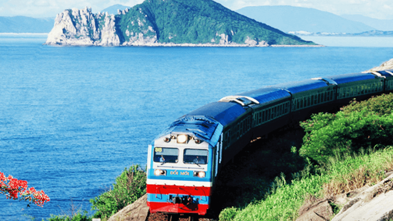 Di chuyển tàu hỏa tới Huế