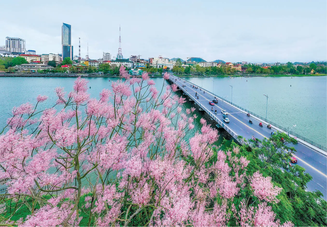 Tới thăm Huế vào mùa xuân