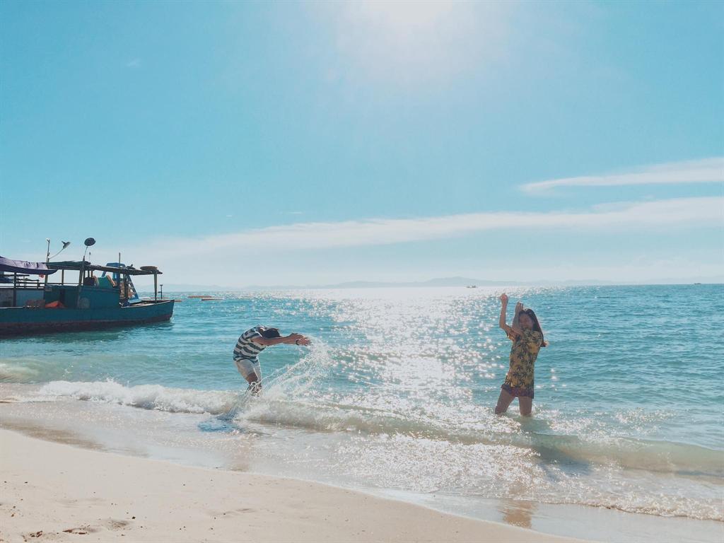 Bãi biển Hồng Vàn