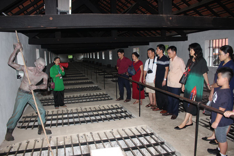 Nhà tù Côn Đảo