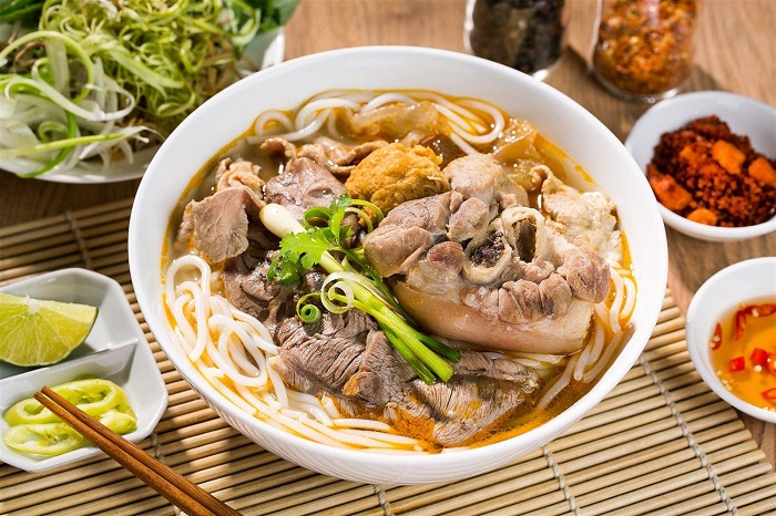 Bún bò Huế sử dụng sợi bún nhỏ 