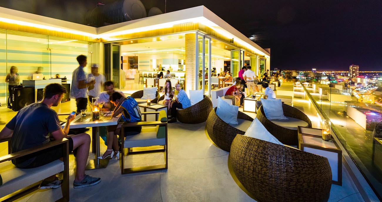 Alacarte Rooftop Cafe