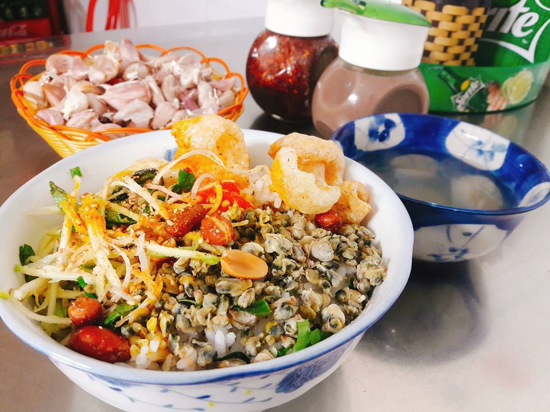 Quán hến Hoa Đông